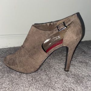Lightly worn Ann Marino (suede / faux suede) boots